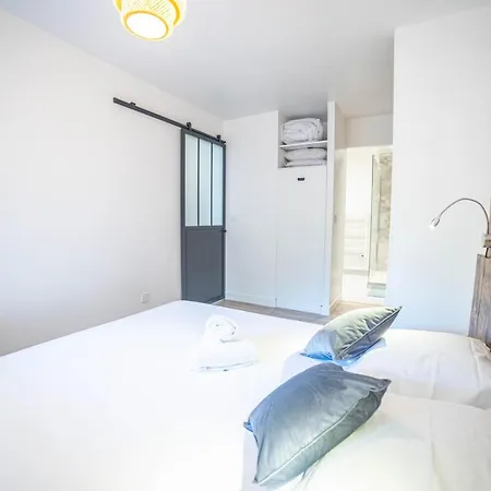 Daire New Le Cocon-clim-videoprojecteur-parking-wifi-top Pros Conciergerie